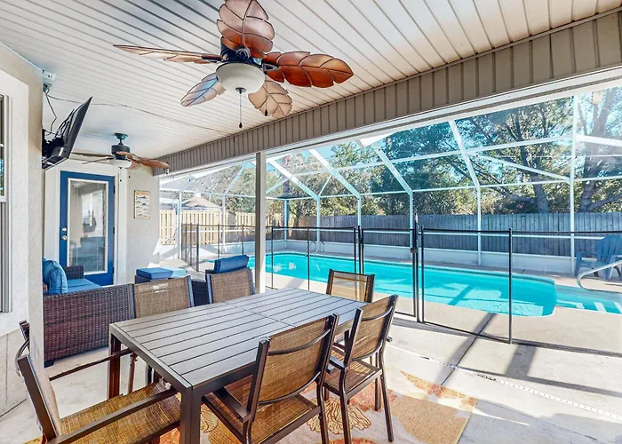Single-level With Fenced Yard Private Pool & Washer&dryer Holiday home